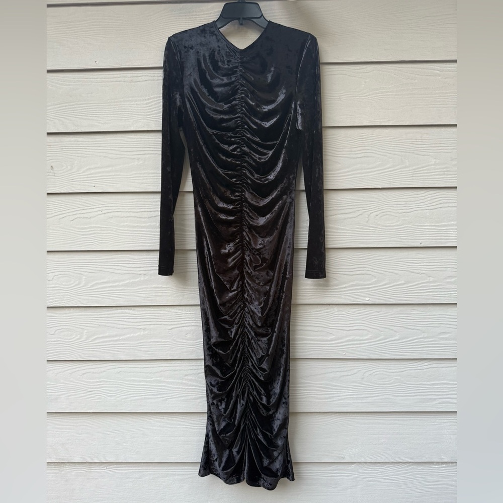 Sara Battaglia Elegant Black Velvet Dress